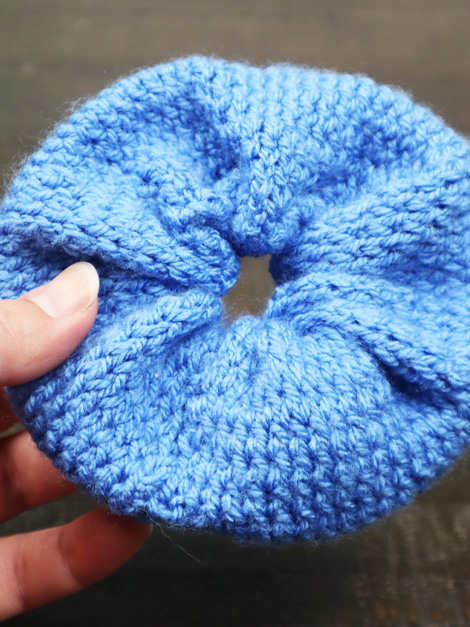 finished knit scrunchie