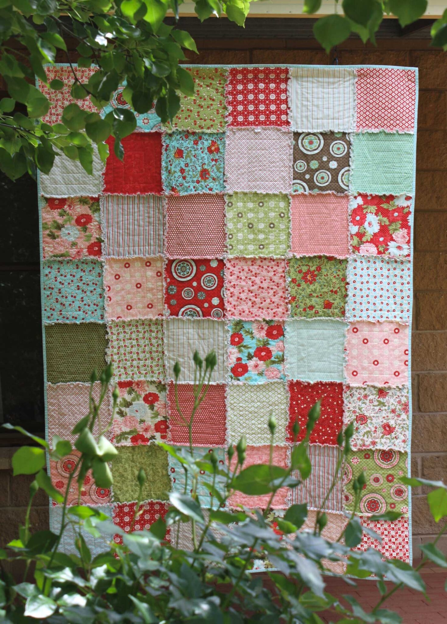 40+ Free Layer Cake Quilt Pattern Ideas to Make Easily - Hands That Bless