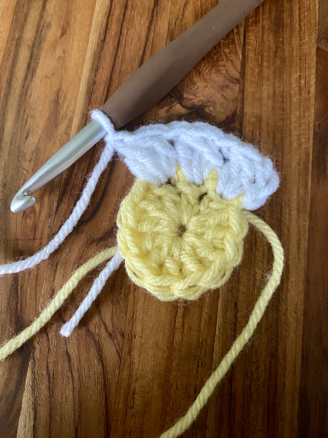 crochet flower square pattern step 3