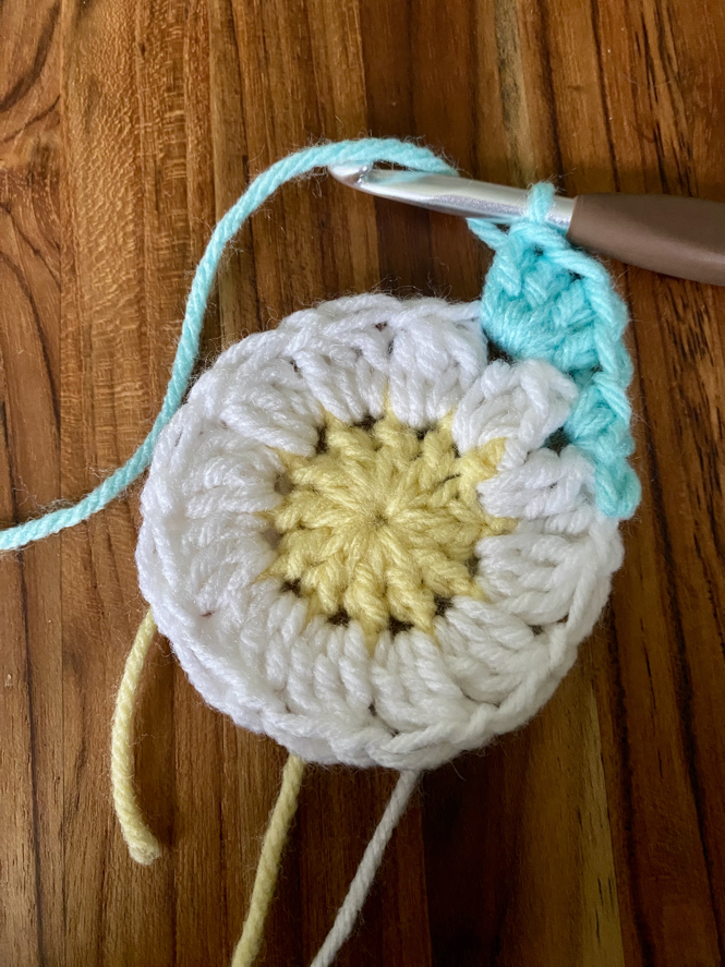 crochet flower square pattern step 6