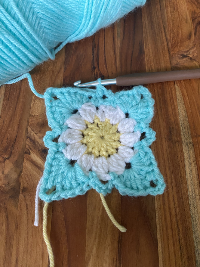 crochet flower square pattern step 8