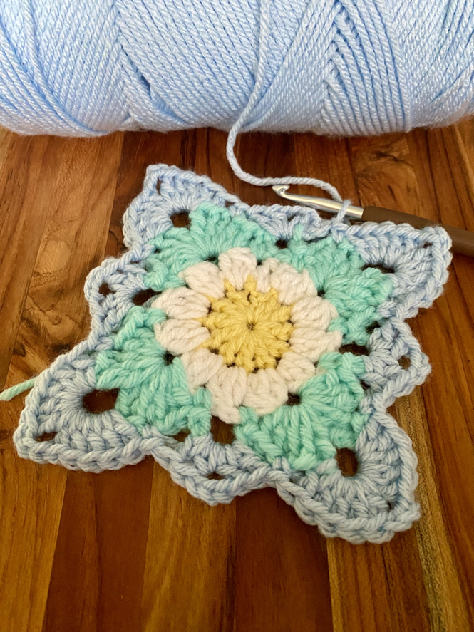 elegant granny square flower