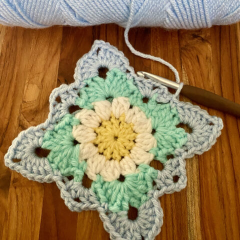 how to make a granny square flower