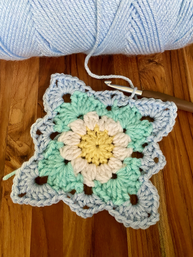 pretty crochet granny square pattern