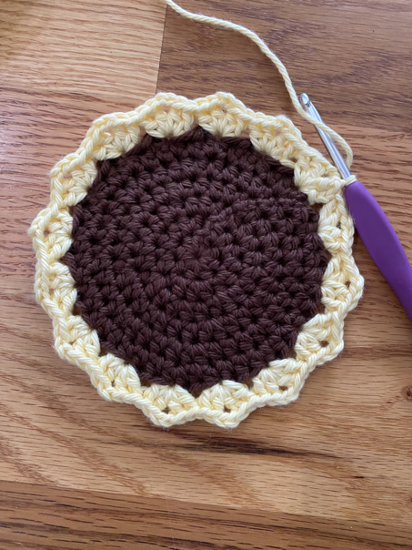 sunflower coaster step 11