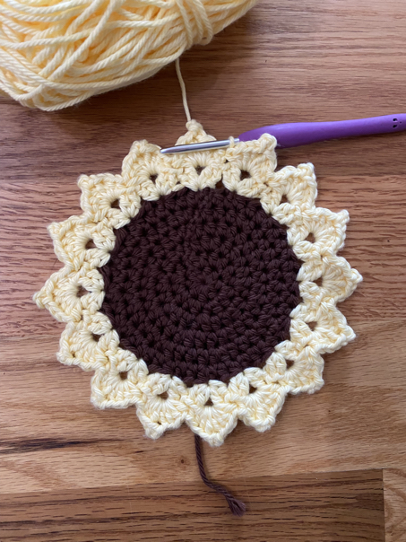 sunflower coaster step 14