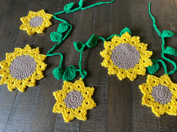 crochet sunflower garland pattern