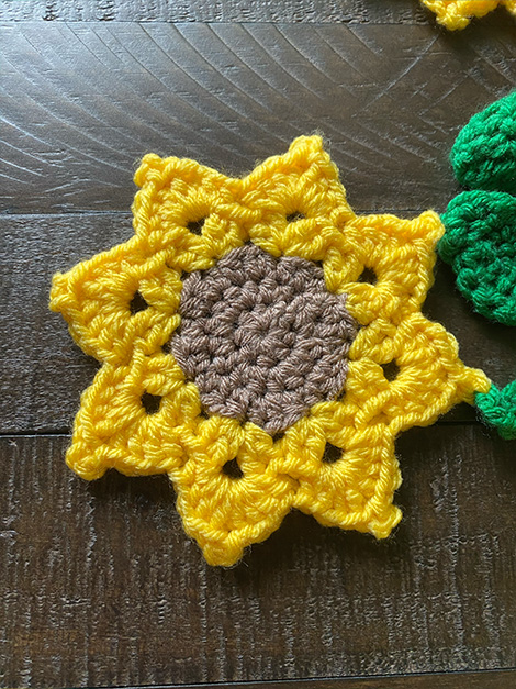 small crochet sunflowers
