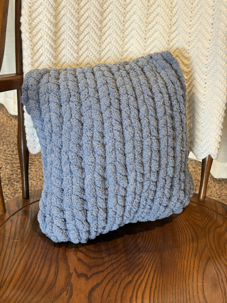 easy finger knit pillow