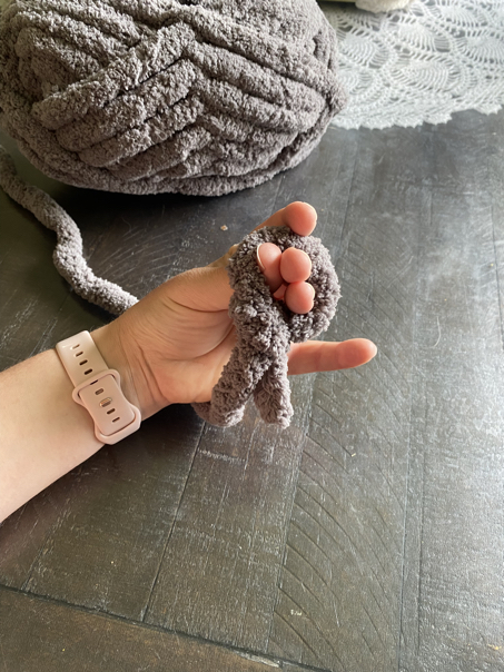 how to finger knit a blanket step 2