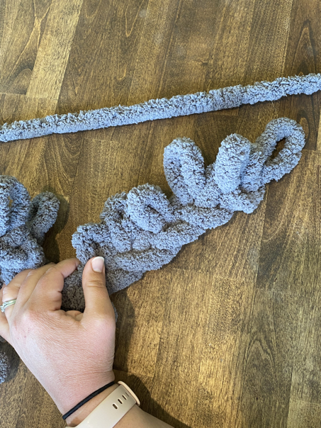 how to finger knit a blanket step 4