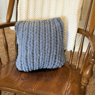 how to make a chunky hand knit pillow