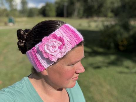 crochet earwarmer with button closure