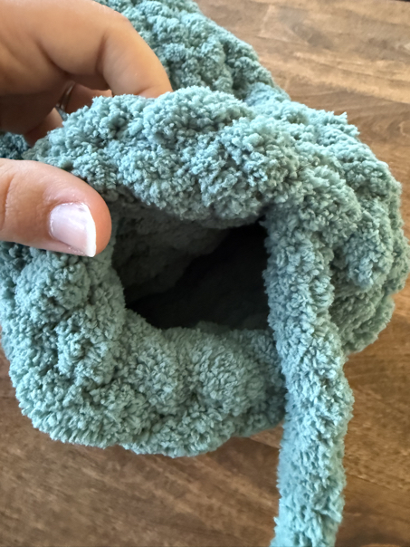 hand knit throw pillow step 7