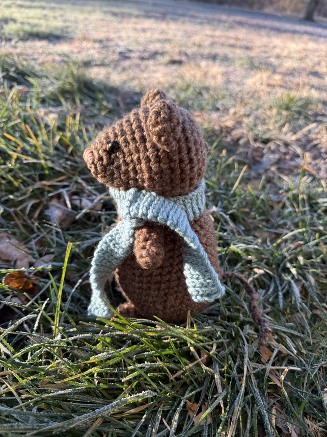 side of the crochet mouse