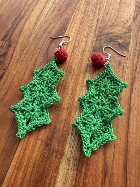crochet christmas holly leaf earrings