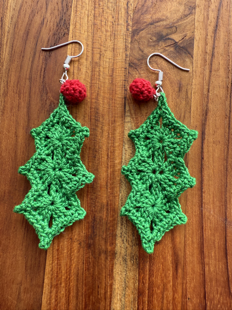 crochet holly leaf earring patterns