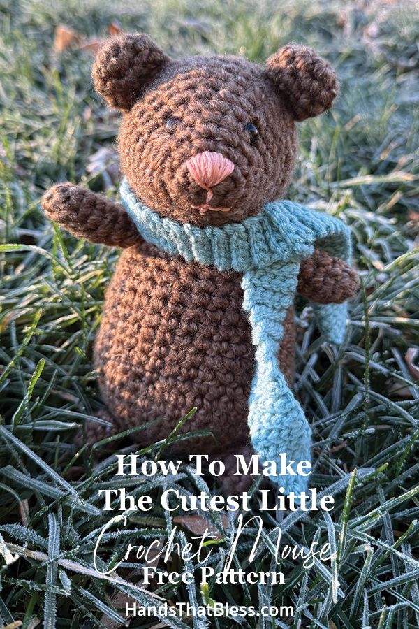 how to make the cutest crochet mouse