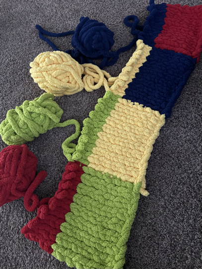 chunky finger knit blanket on the diagonal step 12