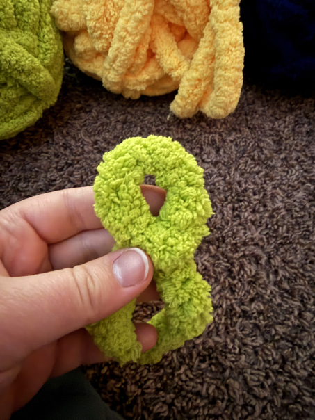 chunky finger knit blanket on the diagonal step 2