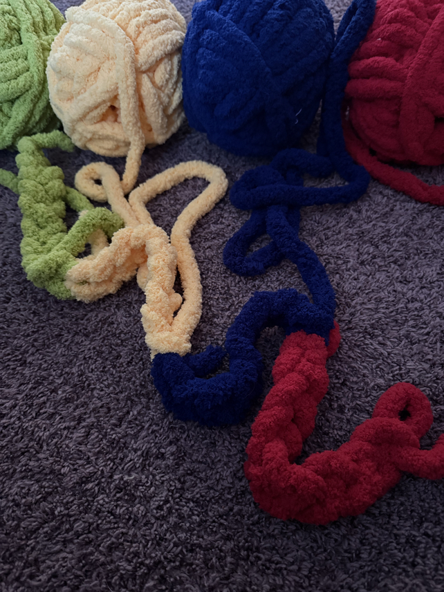 chunky finger knit blanket on the diagonal step 5