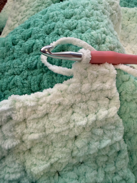 single and half double crochet blanket step 5