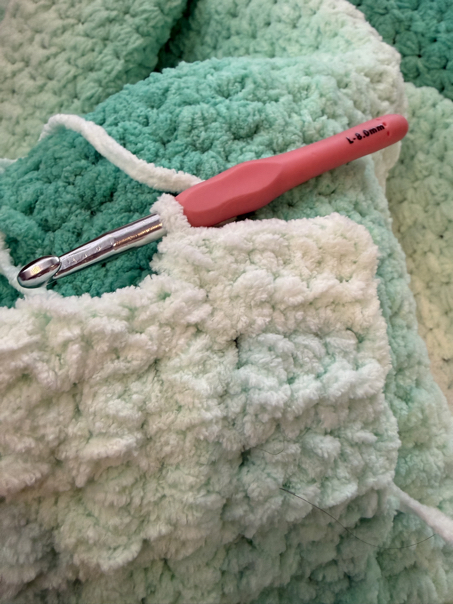 single and half double crochet blanket step 6
