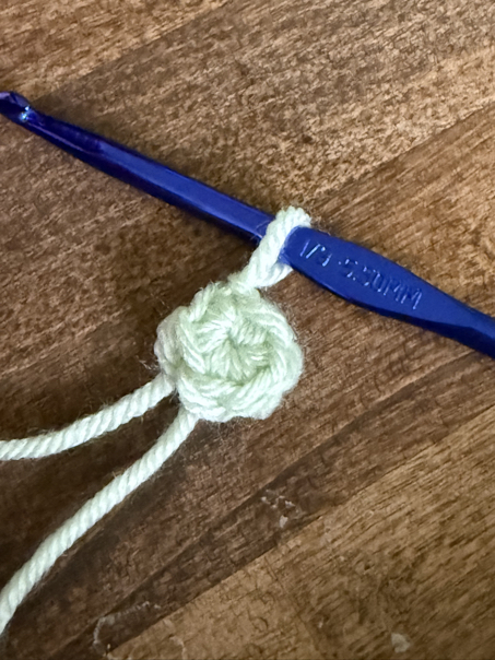 crochet frog arm step 1