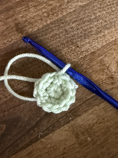crochet frog arm step 2