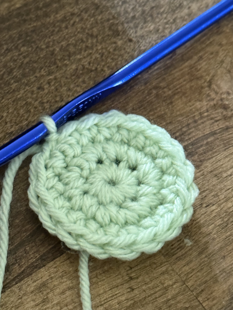 crochet frog head step 1