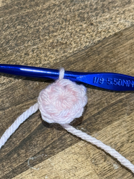 crochet pig ears step 1