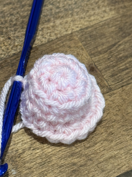 crochet pig head step 4