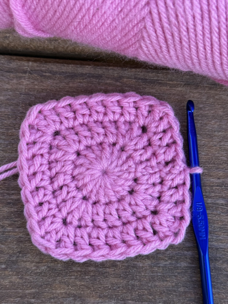 how to make a solid granny square