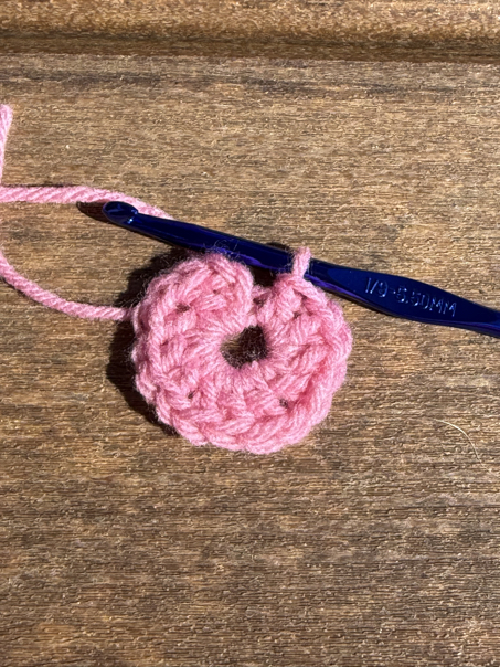 solid granny square step 2