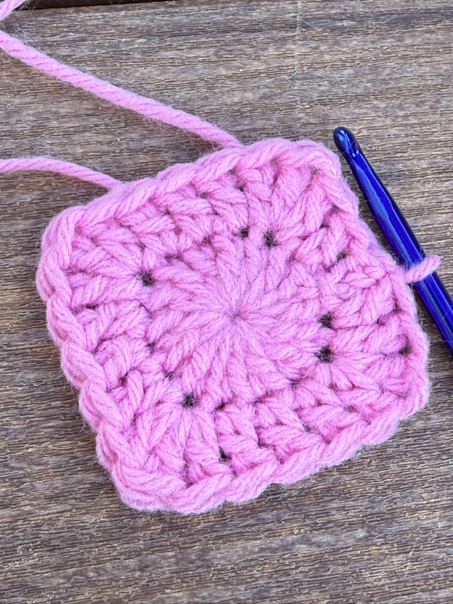 solid granny square step 4