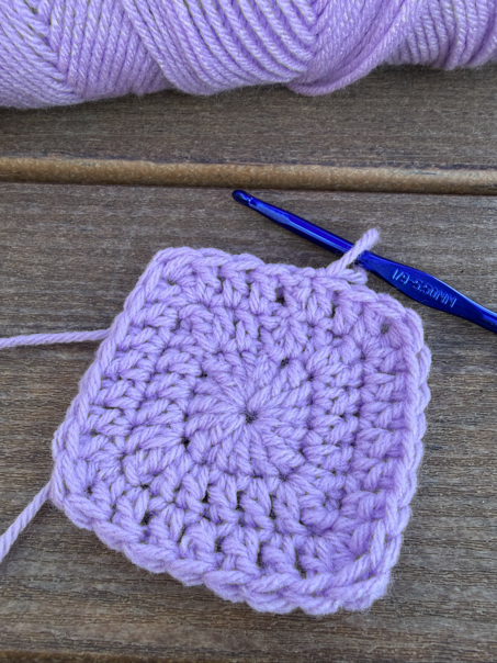 solid granny square tr corner