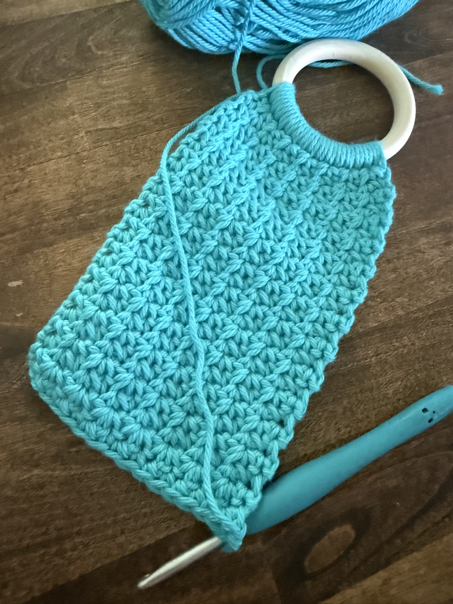 single crochet v stitch kitchen towel topper step 4