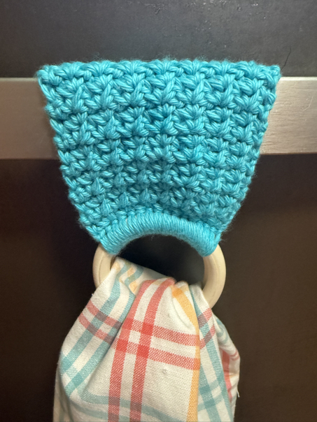 single crochet v stitch towel topper