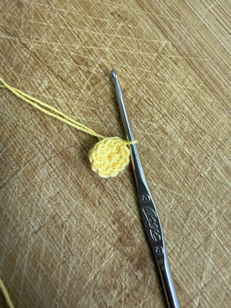 crochet flower bracelet step 6