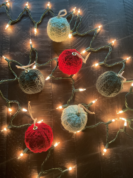 crochet ball christmas ordaments