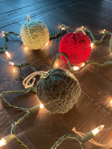 easy crochet ball christmas tree ordaments